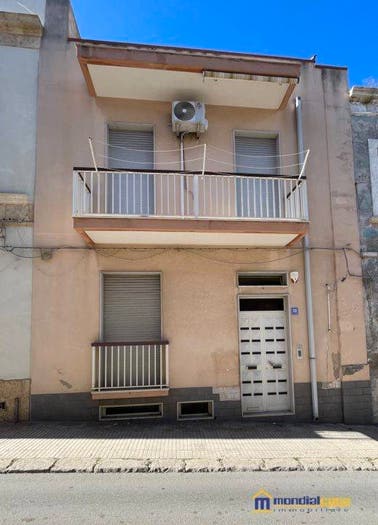Casa con 6 locali in vendita in via Magenta, Centro, Pachino