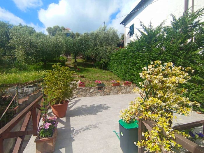 Casa con 6 locali in vendita in La Maulina Morianese, Lucca