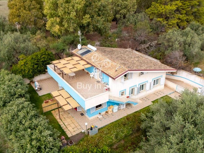 Casa con 6 locali in vendita in Via del Maestrale, Pozzallo
