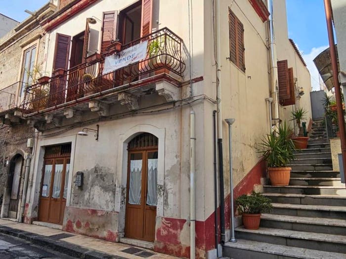 Casa con 6 locali in vendita in Via Umberto I, Nizza di Sicilia