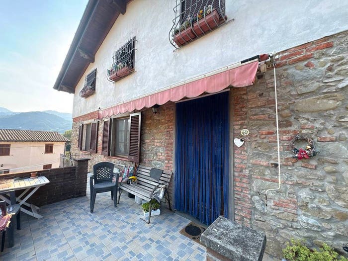 Casa quadrilocale in vendita in Via Mologno, Barga