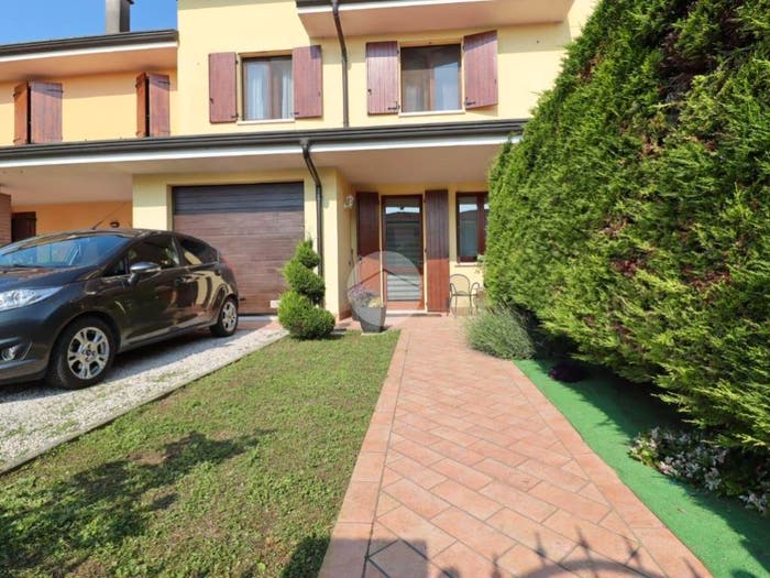 Casa trilocale in vendita in Via don C Galli, Castelbelforte