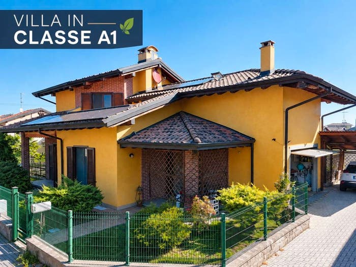 Casa con 6 locali in vendita in Via Novara, Centro, Oleggio