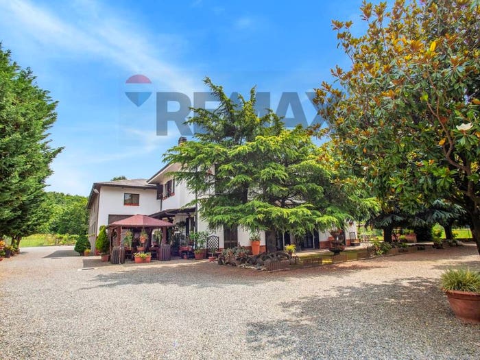 Casa con 6 locali in vendita in VIA ROMA, Sizzano