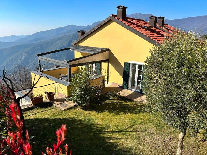 Appartamento quadrilocale in vendita in Via Antonio Canova, Magliolo
