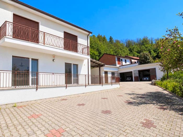 Appartamento con 5 locali in vendita in Frazione Sessant, Sessant San Grato, Asti