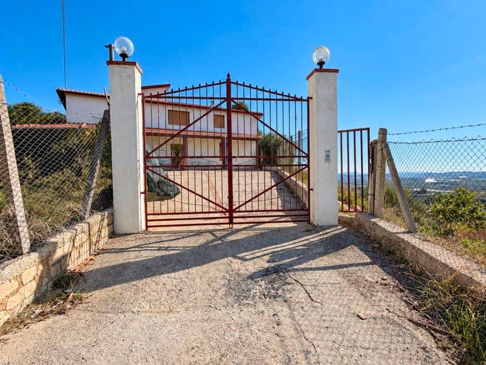 Casa con 6 locali in vendita in Canicattì