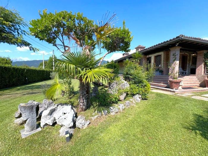 Casa con 5 locali in vendita in Via Pozzuoli, Ronchi Poveromo, Massa
