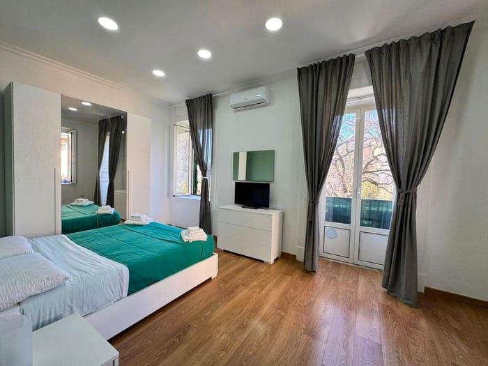 Appartamento quadrilocale in vendita in Salita Pontecorvo, Monte Santo, Napoli