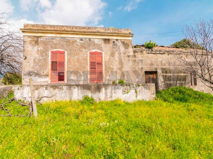 Casa con 6 locali in vendita in Via Tropea, Aci Sant'Antonio