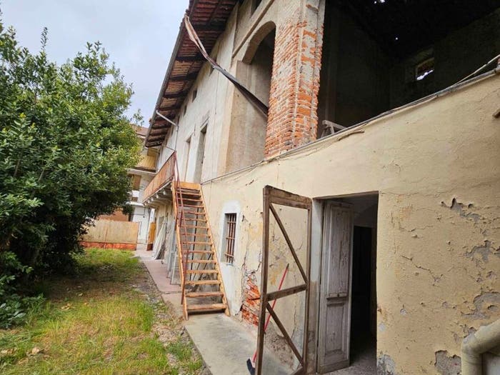 Casa con 6 locali in vendita in Albano Vercellese
