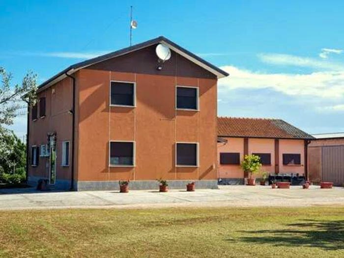 Casa con 6 locali in vendita in Poderale Caligà, Lido delle Nazioni, Comacchio