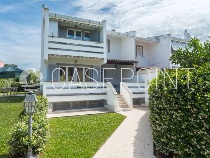 Casa con 5 locali in vendita in Via Alessandro Scarlatti, Zona Valcanneto Ceri Borgo San Martino, Cerveteri