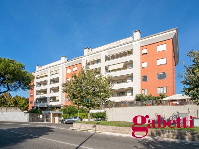 Appartamento quadrilocale in vendita in Via Andersen, Torresina, Roma