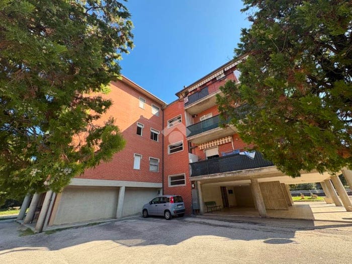 Appartamento quadrilocale in vendita in VIA PUGLIE, Bastia, Bastia Umbra