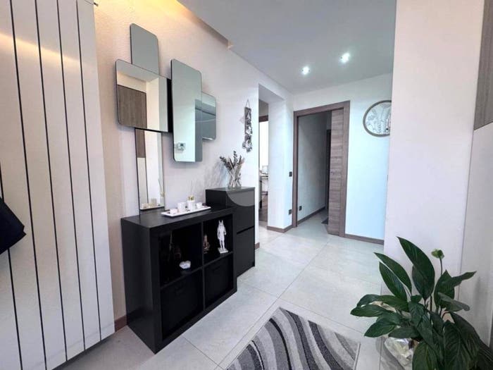 Appartamento trilocale in vendita in Via Gioacchino Rossini, Centro, Bagnatica