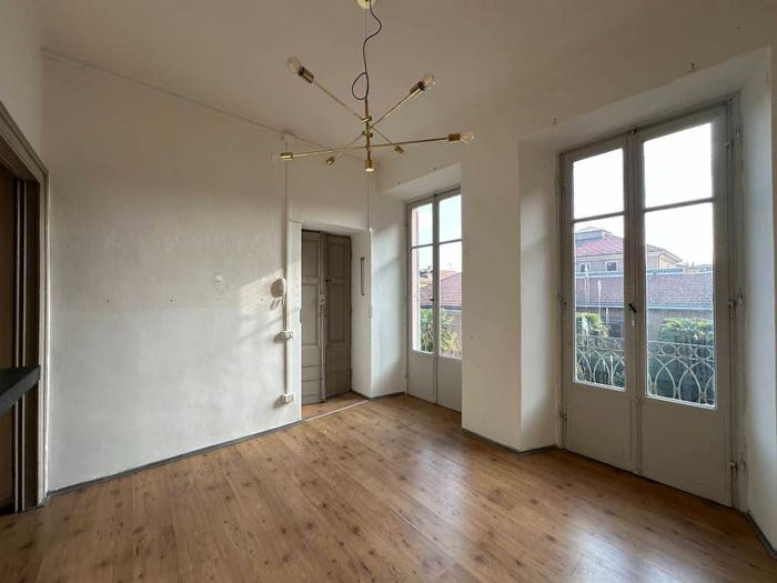 Appartamento con 5 locali in vendita in Corso della Liberazione, Centro, Arona