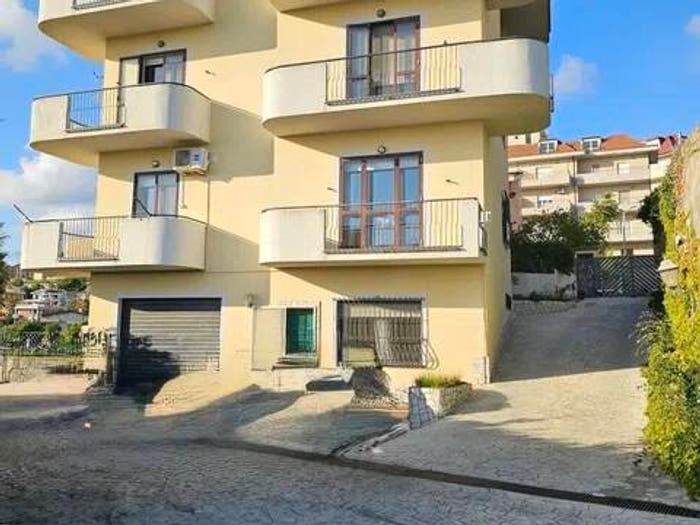 Casa con 6 locali in vendita in Via Alessi Di Turio SNC, Mater Domini Cavita, Catanzaro