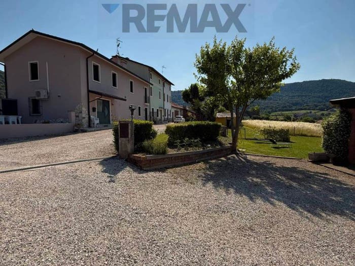Casa con 6 locali in vendita in via piave, San Valentino, Brendola
