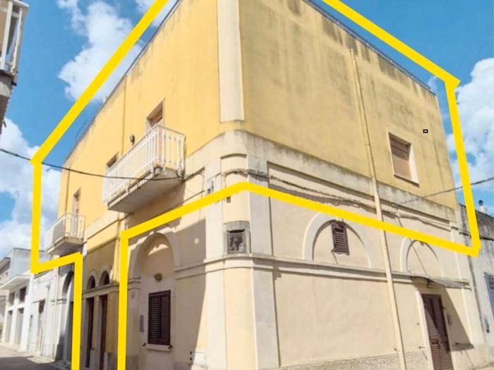 Casa con 5 locali in vendita in Via Ludovico Ariosto, Aradeo