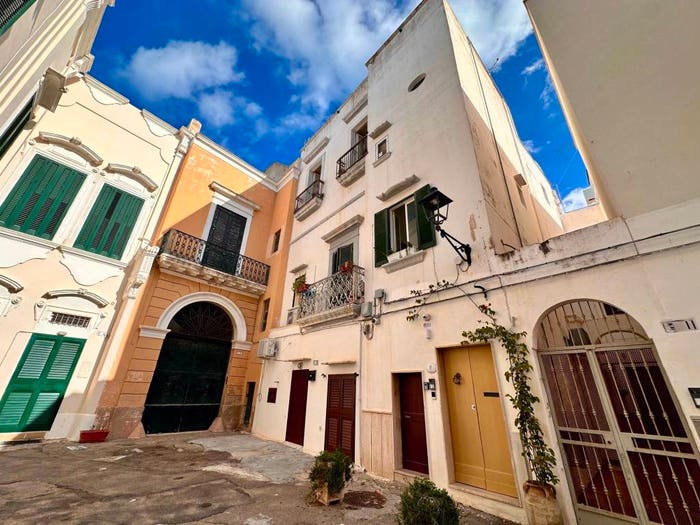 Appartamento con 5 locali in vendita in Largo Lorenzo Bonavoglia, Centro Storico, Gallipoli
