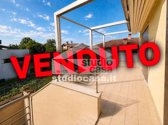Casa con 5 locali in vendita in via papà giovanni, Azzano San Paolo