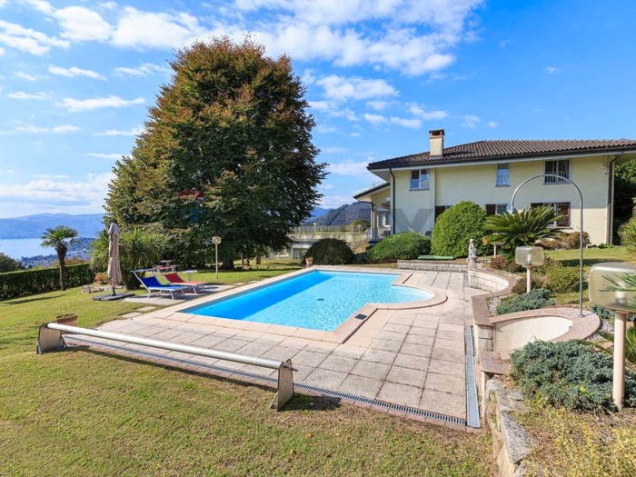 Casa con 6 locali in vendita in Via Nuova Intra Premeno, Arizzano