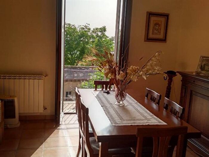 Appartamento trilocale in vendita in Via Nazario Sauro, Castell'Umberto