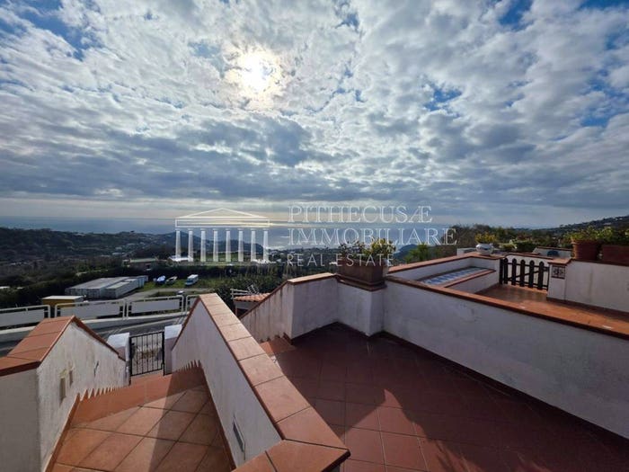 Casa con 6 locali in vendita in Barano d'Ischia