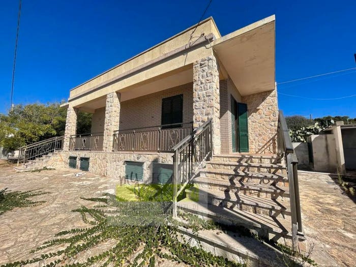 Casa quadrilocale in vendita in Via Nepole, Torre Vado, Morciano di Leuca