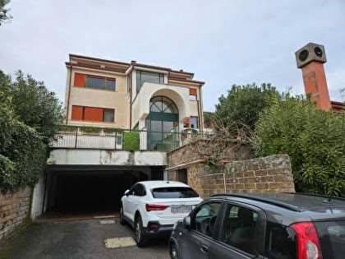 Appartamento con 5 locali in vendita in Largo dell'Olgiata, Olgiata, Roma