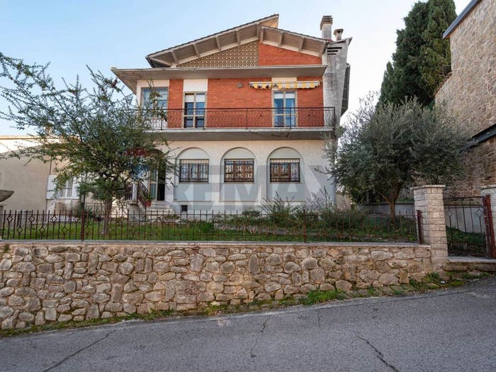 Casa con 5 locali in vendita in via rossini gioacchino, Strada, Cingoli