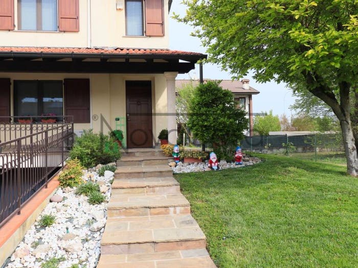 Casa quadrilocale in vendita in Via Giovanni Falcone, Centro, Codogno