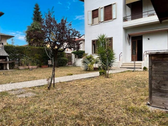 Appartamento con 5 locali in vendita in Viale Monte Grappa, Centro, Bassano del Grappa