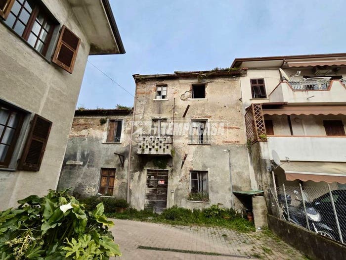 Casa con 5 locali in vendita in Via Quercioli, Rinchiostra Quercioli, Massa