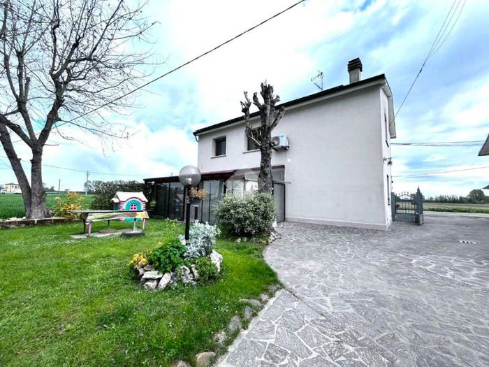 Casa quadrilocale in vendita in Via Canaletto, Malalbergo
