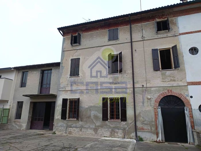 Casa trilocale in vendita in Via della Repubblica, Centro, Pessina Cremonese