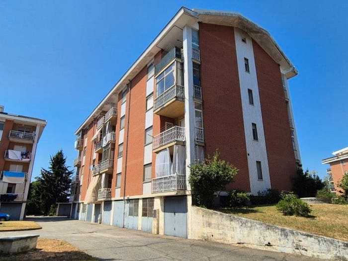 Appartamento quadrilocale in vendita in VIA FALDELLA, Centro, Crescentino