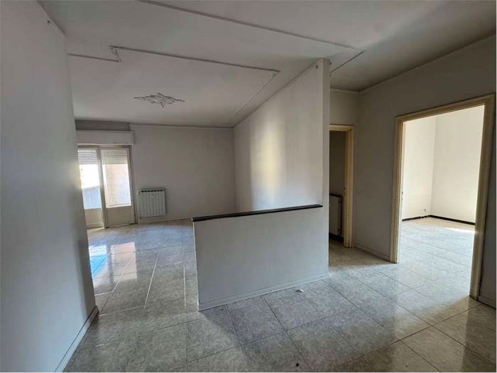 Appartamento quadrilocale in vendita in Via Emilia Ovest, Villaggio Giardino, Modena