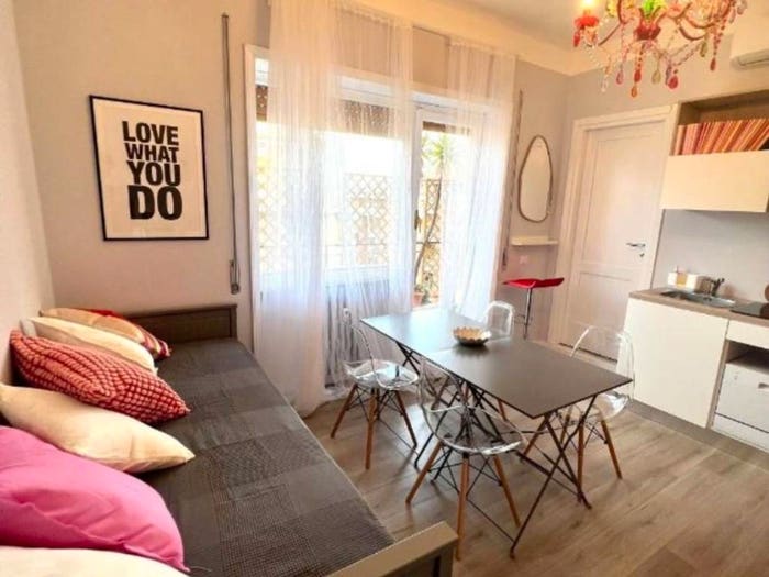 Appartamento quadrilocale in vendita in Via Cesare Pascarella, Trastevere, Roma