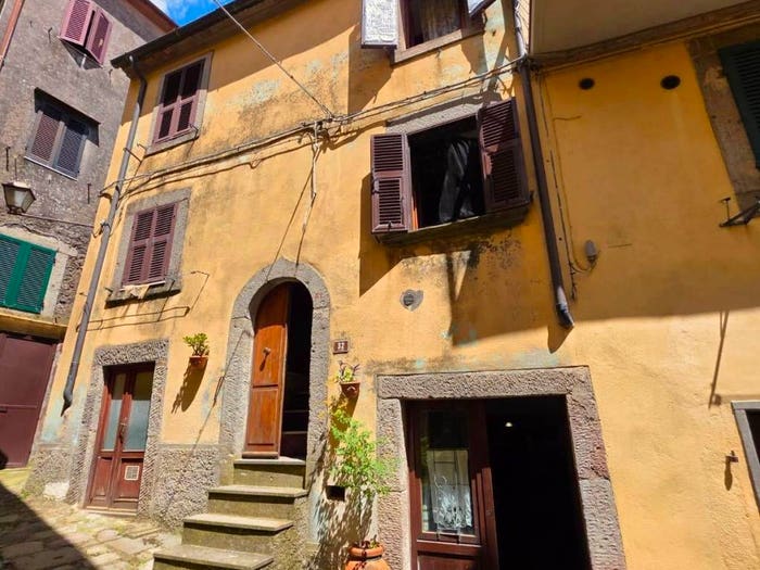 Casa con 6 locali in vendita in Via Nerucci, Centro, Castel del Piano