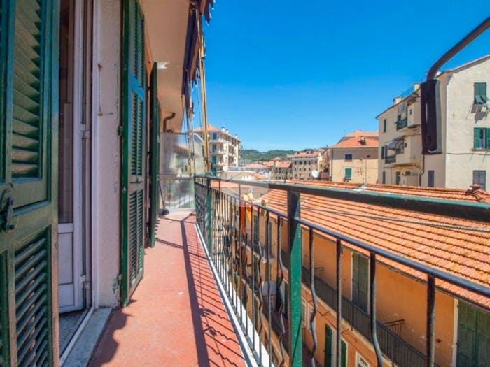 Appartamento trilocale in vendita in Via cascione, Porto Maurizio, Imperia