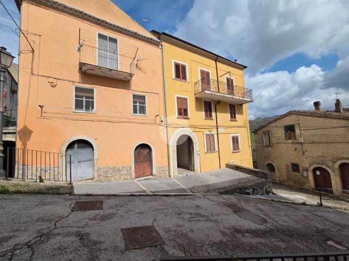 Appartamento quadrilocale in vendita in Via santa lucia, Centro, Ripalimosani
