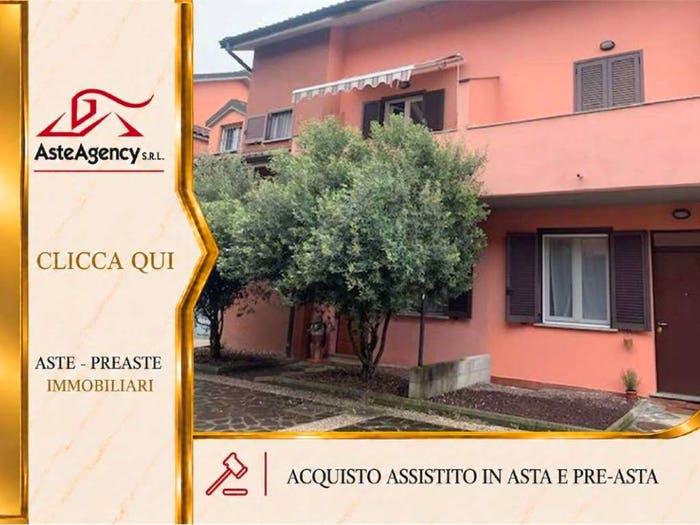 Casa con 6 locali in vendita in Via Lussu, Landriano