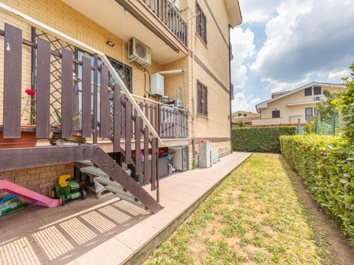Appartamento trilocale in vendita in Via Manoppello, Castelverde, Roma