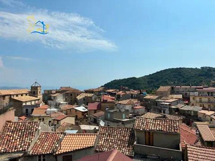 Casa con 6 locali in vendita in Via Garibaldi, Centro, Davoli
