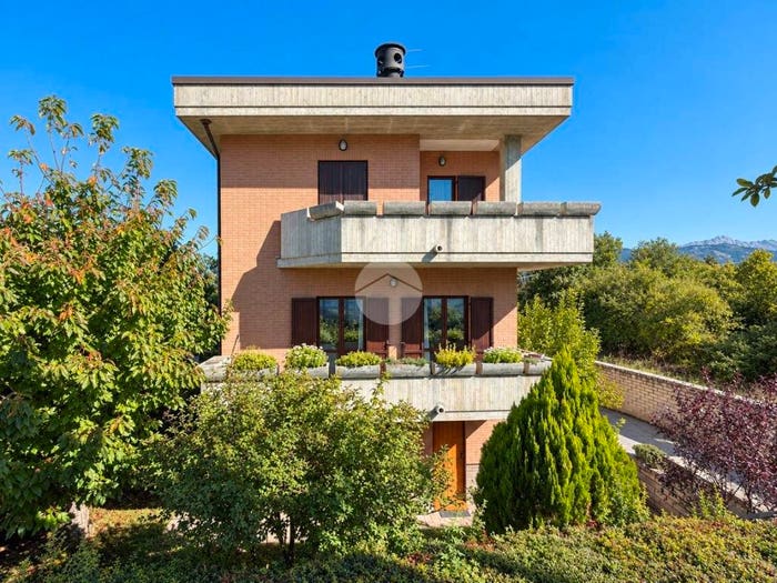 Casa con 5 locali in vendita in Via del Colle Mancino, Genzano Sassa, L'Aquila