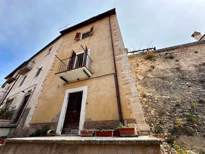 Casa bilocale in vendita in Via Vittorio Emanuele snc, Carapelle Calvisio