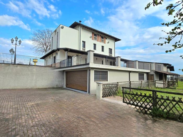 Casa con 6 locali in vendita in Centro, Caselle Landi