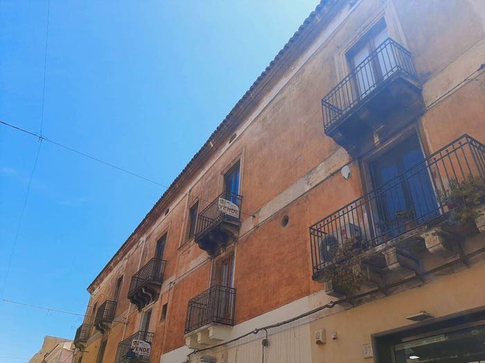 Appartamento con 6 locali in vendita in Corso Italia, Centro, Giarre